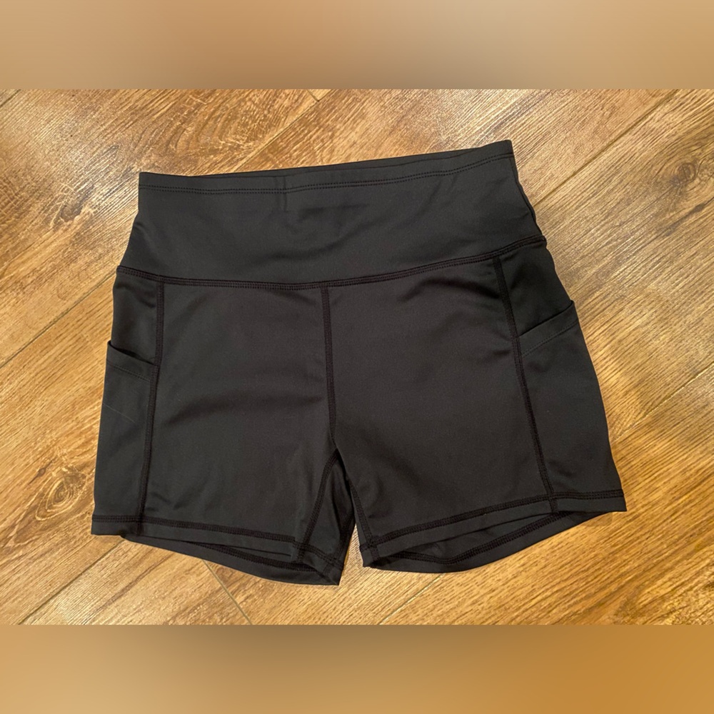 Women’s Spandex Shorts! Size-M